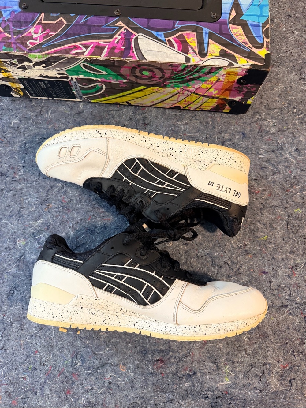 ASICS Gel-Lyte III in a black/white